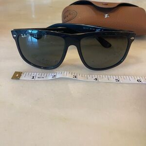 Men’s Black Ray-Ban 4147 Polarized; good used condition